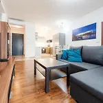 Appartamento High Floor 2br Downtown With Danube View Balcony Parking Available