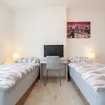 Lejlighed High Floor 2br Downtown With Danube View Balcony Parking Available