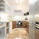 High Floor 2br Downtown With Danube View Balcony Parking Available Appartamento *