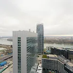High Floor 2br Downtown With Danube View Balcony Parking Available Appartamento