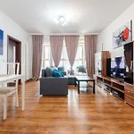 High Floor 2br Downtown With Danube View Balcony Parking Available Apartmán