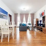 High Floor 2br Downtown With Danube View Balcony Parking Available Apartmán
