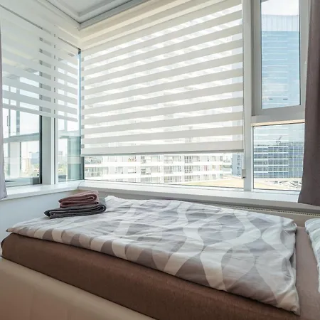 High Floor 2br Downtown With Danube View Balcony Parking Available Lejlighed
