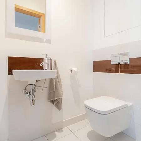 Appartamento High Floor 2br Downtown With Danube View Balcony Parking Available