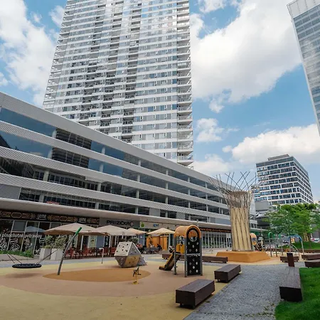 High Floor 2br Downtown With Danube View Balcony Parking Available Apartment *