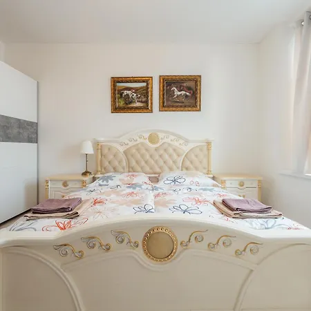 High Floor 2br Downtown With Danube View Balcony Parking Available Apartment