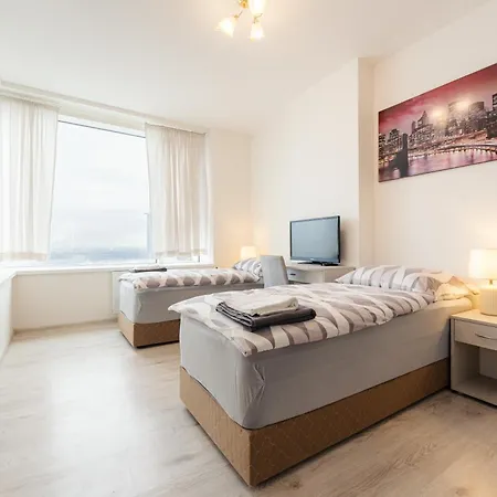 Apartmán High Floor 2br Downtown With Danube View Balcony Parking Available