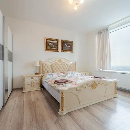 Appartamento High Floor 2br Downtown With Danube View Balcony Parking Available
