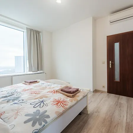 High Floor 2br Downtown With Danube View Balcony Parking Available Appartamento Bratislava