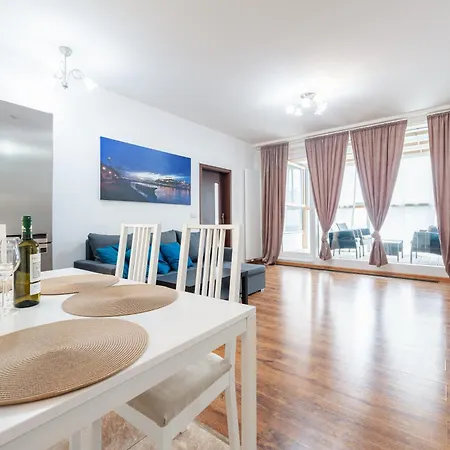 High Floor 2br Downtown With Danube View Balcony Parking Available * Pressburg
