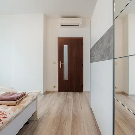 High Floor 2br Downtown With Danube View Balcony Parking Available * Pressburg