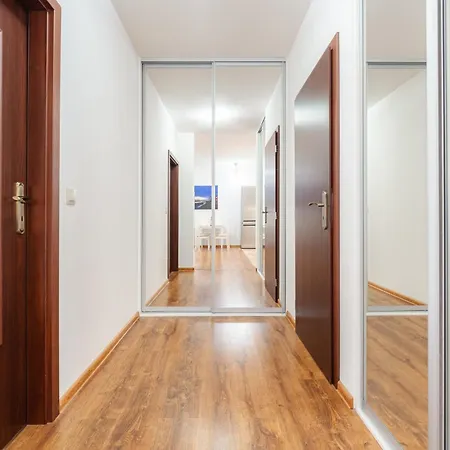 Appartamento High Floor 2br Downtown With Danube View Balcony Parking Available *