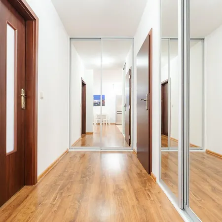 Appartamento High Floor 2br Downtown With Danube View Balcony Parking Available *
