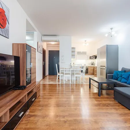 High Floor 2br Downtown With Danube View Balcony Parking Available Appartamento *