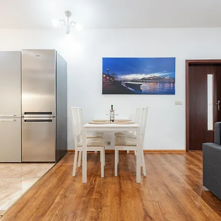 High Floor 2br Downtown With Danube View Balcony Parking Available Appartamento Bratislava