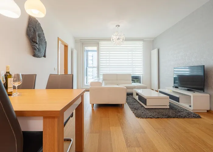 High Floor 2br Downtown With Danube View Balcony Parking Available Appartement Bratislava