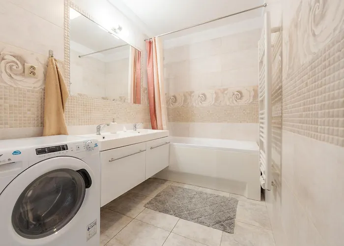 High Floor 2br Downtown With Danube View Balcony Parking Available Appartement