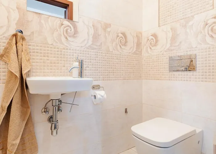 High Floor 2br Downtown With Danube View Balcony Parking Available