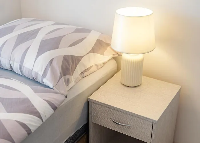 High Floor 2br Downtown With Danube View Balcony Parking Available Apartament