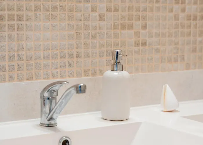 Appartement High Floor 2br Downtown With Danube View Balcony Parking Available