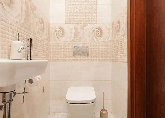 High Floor 2br Downtown With Danube View Balcony Parking Available Appartement Bratislava