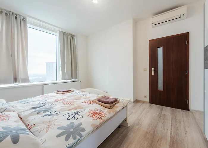 High Floor 2br Downtown With Danube View Balcony Parking Available Appartement Bratislava