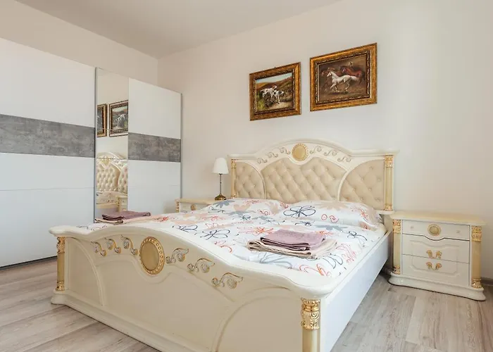 Apartment High Floor 2br Downtown With Danube View Balcony Parking Available *