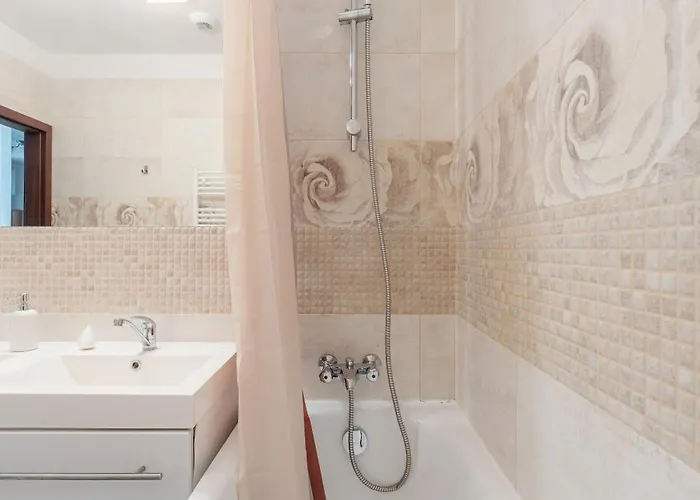 High Floor 2br Downtown With Danube View Balcony Parking Available * Bratysława