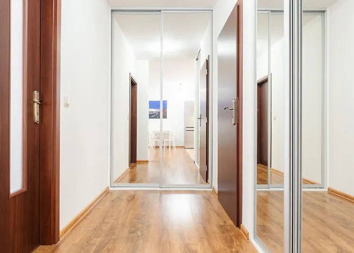 Appartement High Floor 2br Downtown With Danube View Balcony Parking Available *