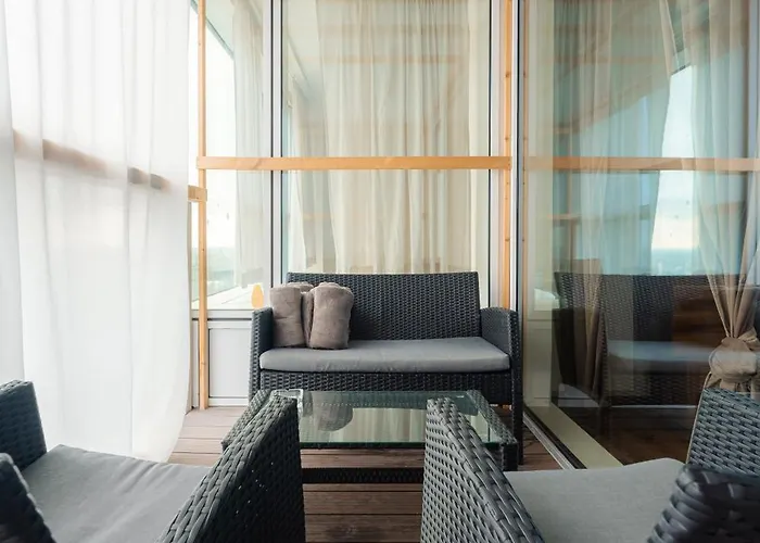 High Floor 2br Downtown With Danube View Balcony Parking Available Apartment