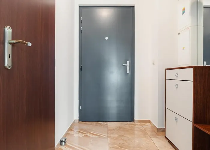 Apartament High Floor 2br Downtown With Danube View Balcony Parking Available Bratysława