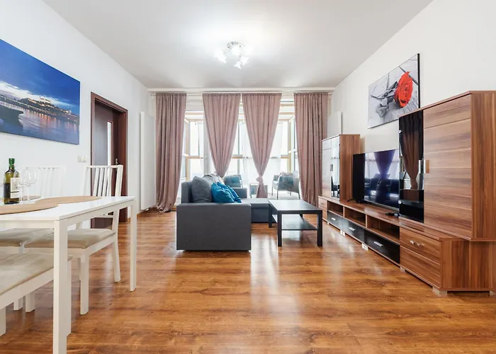 High Floor 2br Downtown With Danube View Balcony Parking Available Appartement