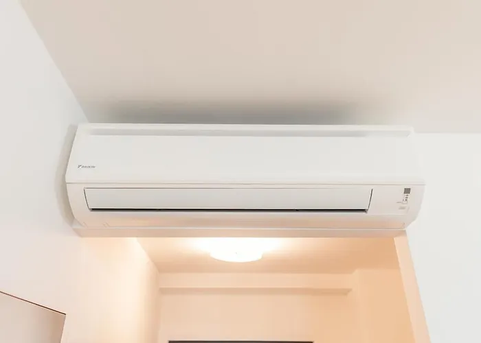 High Floor 2br Downtown With Danube View Balcony Parking Available Apartament Bratysława