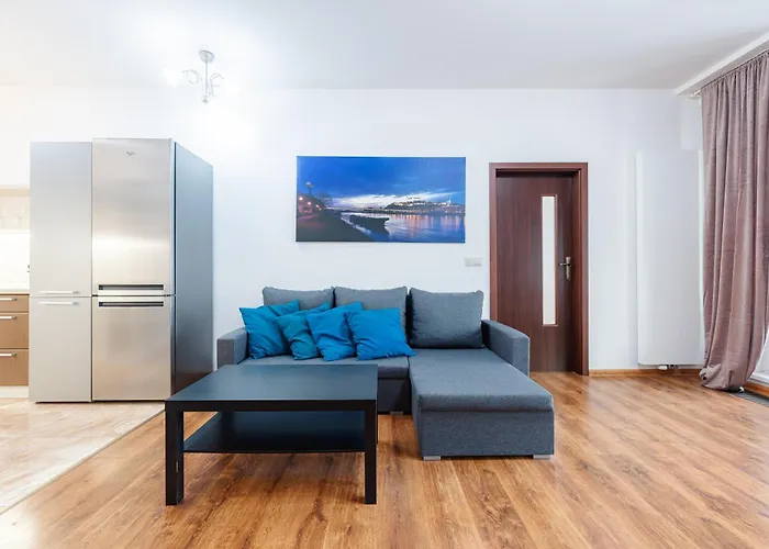 High Floor 2br Downtown With Danube View Balcony Parking Available Apartment