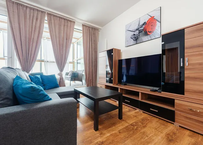 High Floor 2br Downtown With Danube View Balcony Parking Available Apartmán *