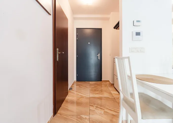 Apartmán High Floor 2br Downtown With Danube View Balcony Parking Available