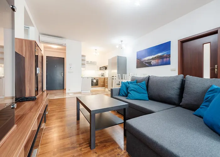 High Floor 2br Downtown With Danube View Balcony Parking Available