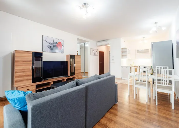 Apartmán High Floor 2br Downtown With Danube View Balcony Parking Available *